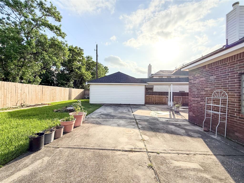 15206 Chandler Hollow Lane, Houston, Texas image 40
