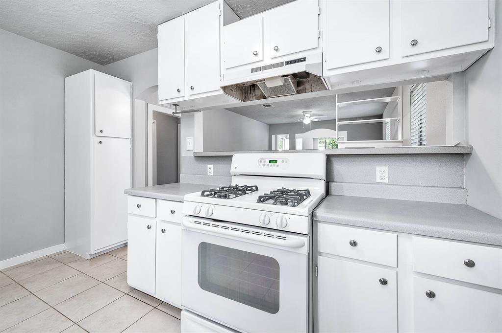 601 W Dumble Street, Alvin, Texas image 12