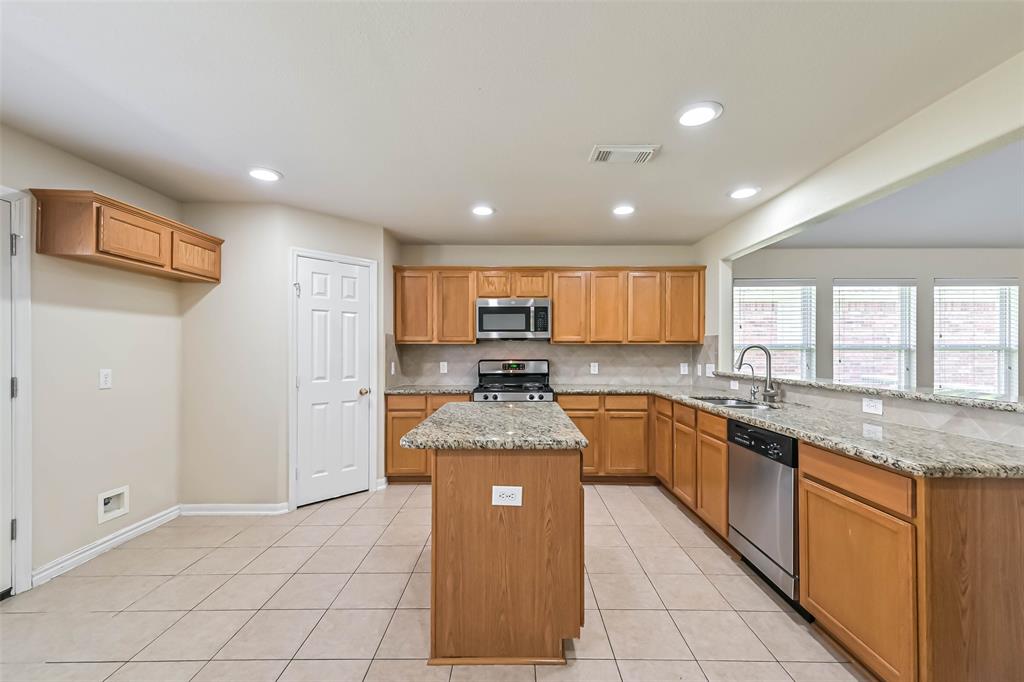 2967 Winter Berry Court, Pearland, Texas image 12
