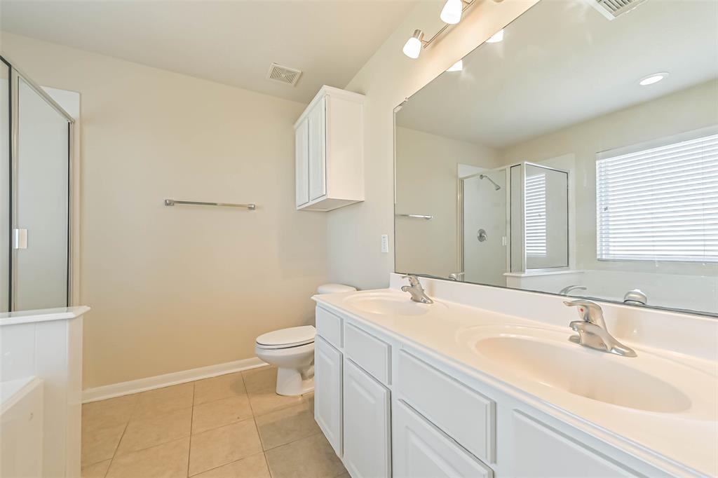 2967 Winter Berry Court, Pearland, Texas image 24