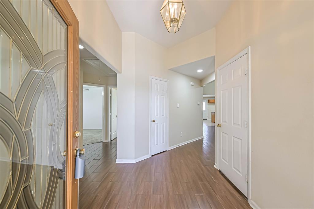 2967 Winter Berry Court, Pearland, Texas image 3