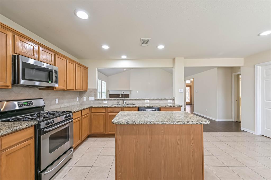 2967 Winter Berry Court, Pearland, Texas image 14