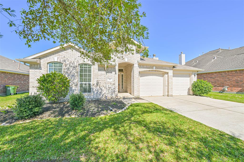 2967 Winter Berry Court, Pearland, Texas image 1