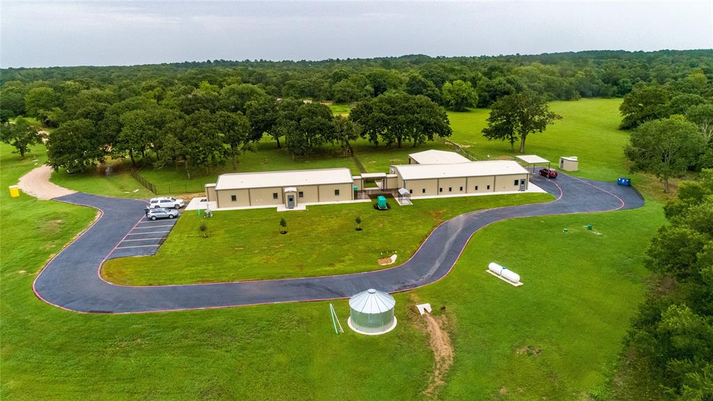 40695 Center Hill Road Road, Hempstead, Texas image 2