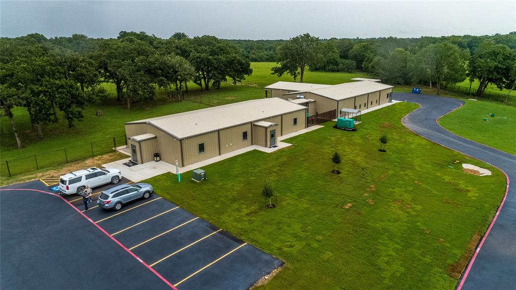 40695 Center Hill Road Road, Hempstead, Texas image 1