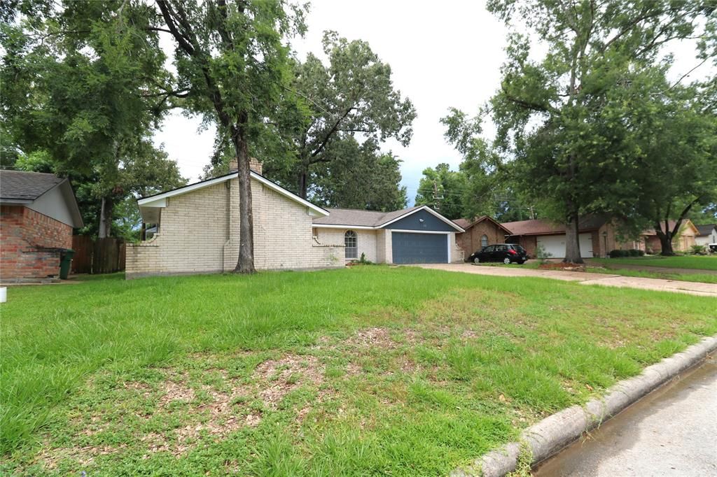 Photo of 3911 Hermitage Hollow Lane, Houston, TX 77339 (MLS # 44531533)