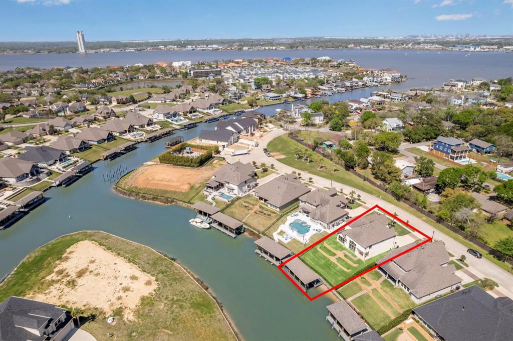 property-search 1 528 Amalfi Drive