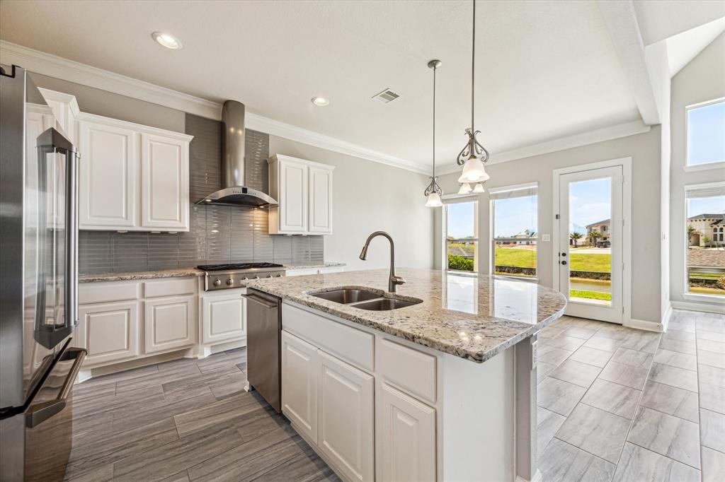 528 Amalfi Drive, Kemah, Texas image 11