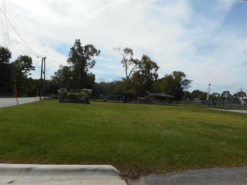 422 Crooke Street, Conroe, Texas image 6