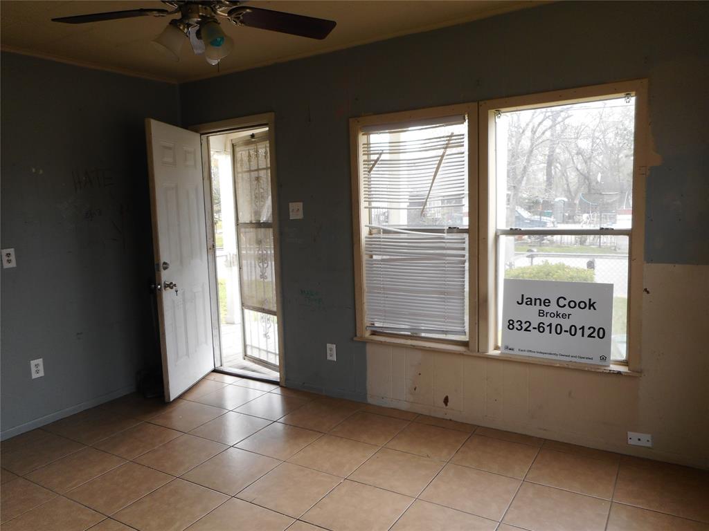 422 Crooke Street, Conroe, Texas image 16