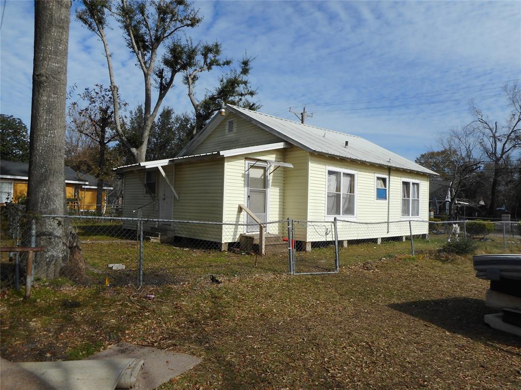 422 Crooke Street, Conroe, Texas image 2