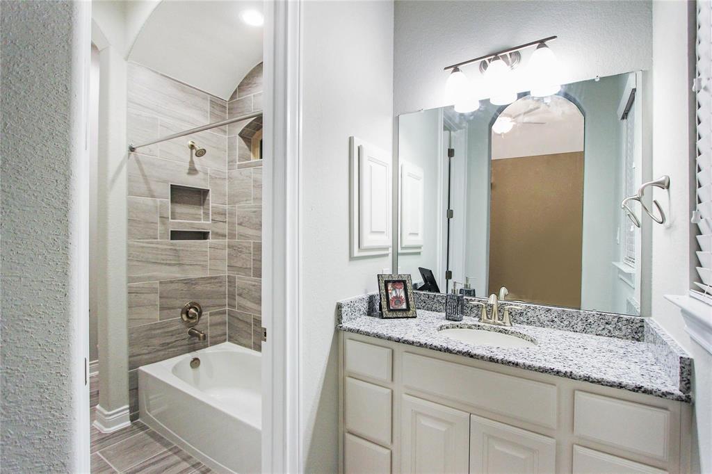 5202 Creekmore Circle, Spring, Texas image 12