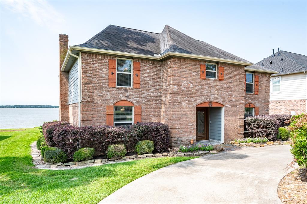 3623 Shore Shadows Drive, Crosby, Texas image 1