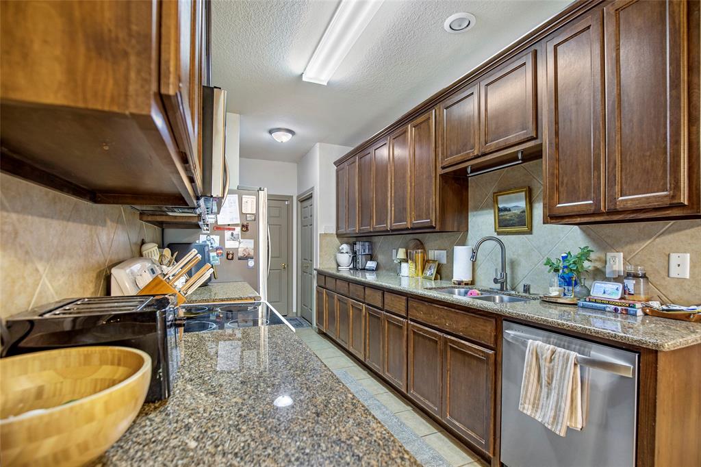 125 Hillside Drive, Liberty, Texas image 16