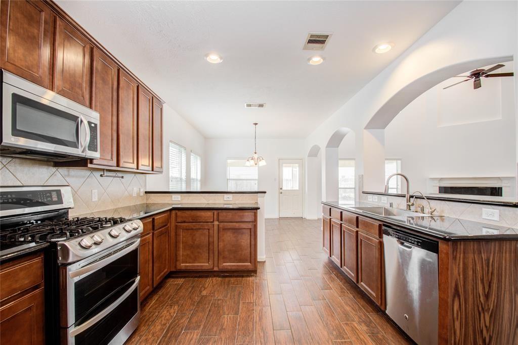 5111 Lakeside Avenue, Baytown, Texas image 12