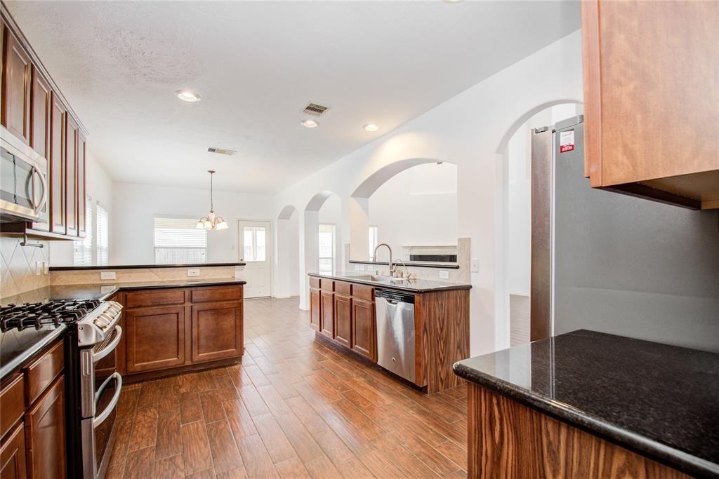 5111 Lakeside Avenue, Baytown, Texas image 11