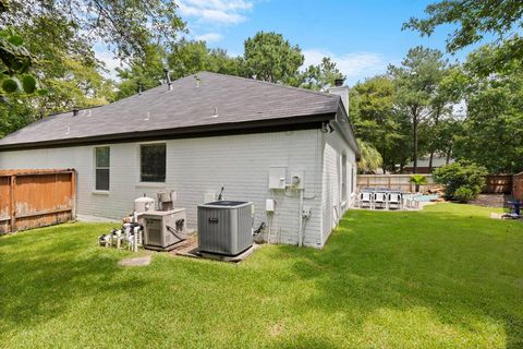 Single Family Residence in The Woodlands TX 2 Painted Canyon Place 30.jpg