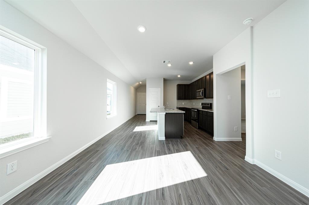 8115 Vanilla Orchid Drive, Houston, Texas image 5