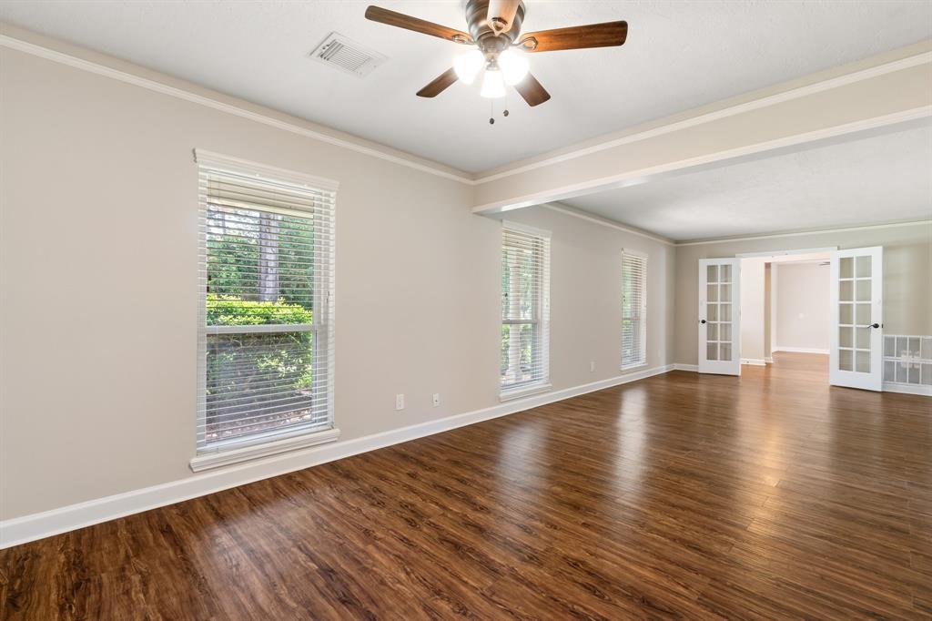 802 Stone Mountain Drive, Conroe, Texas image 18