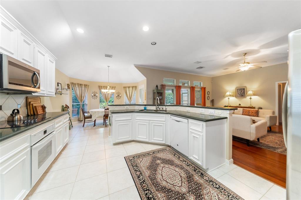 7410 Fall Creek Bend