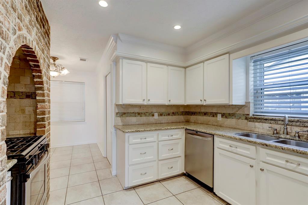Photo 8 of 21 of 14202 Wadebridge Way house