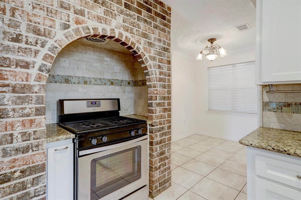 Photo 6 of 21 of 14202 Wadebridge Way house
