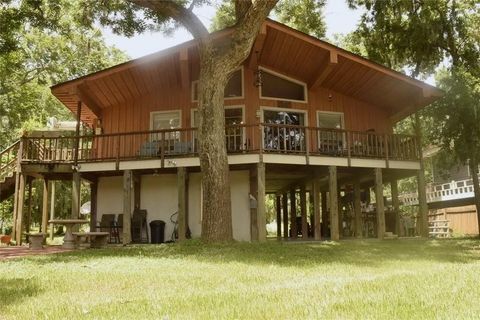 A home in Brazoria