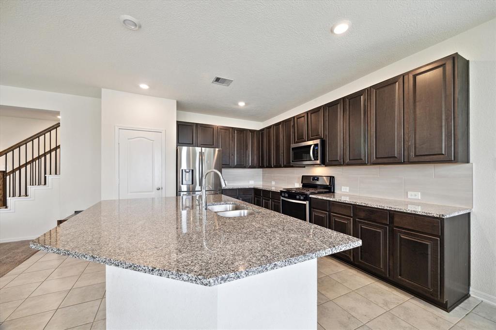 17303 Rock Willow Lane, Tomball, Texas image 6