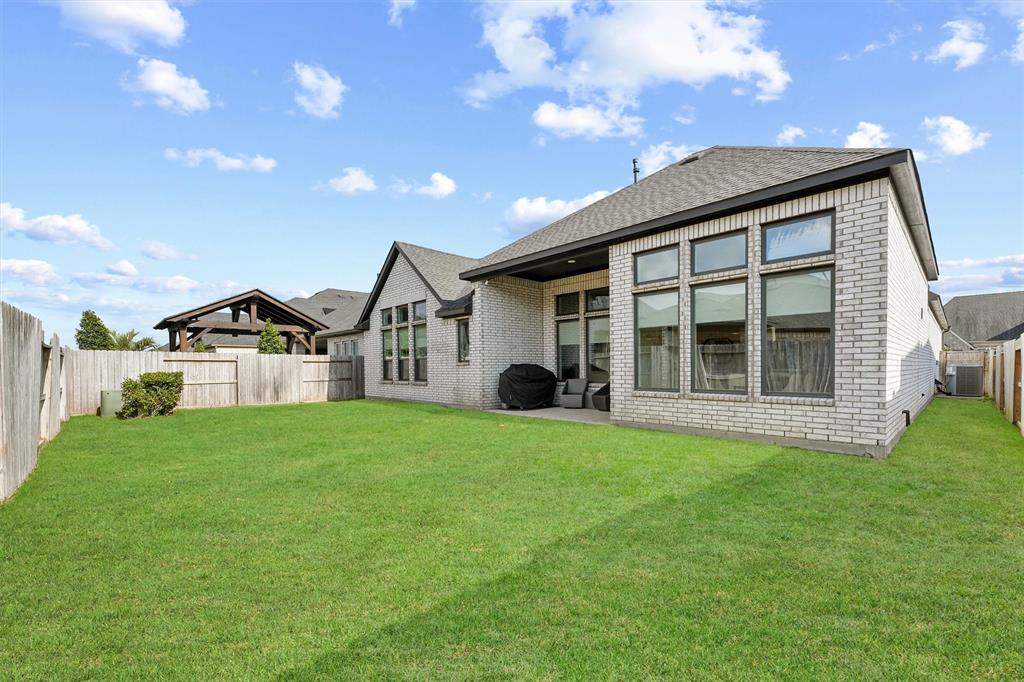 1823 Camille Park Drive, Missouri City, Texas image 24