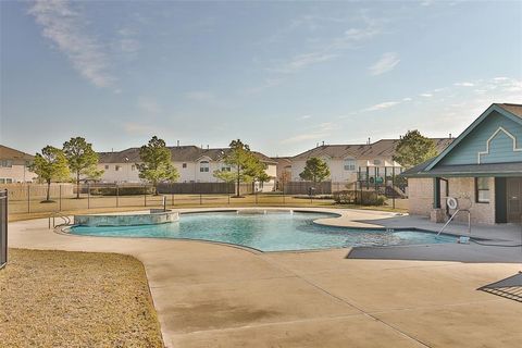 Single Family Residence in Houston TX 5206 Caldera Court 3.jpg