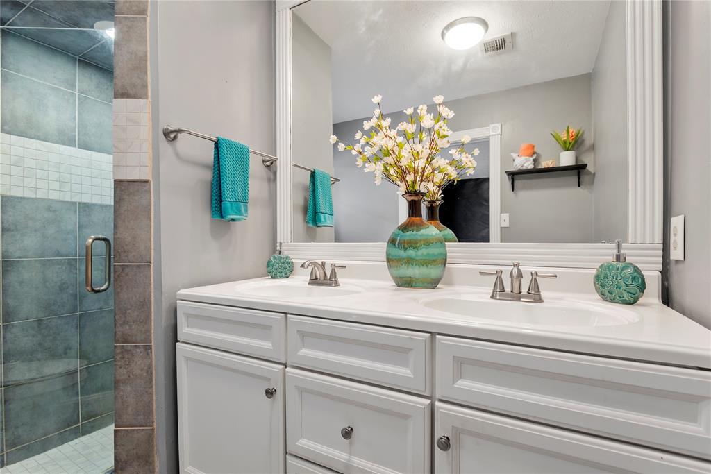 2211 Spruce Lodge Drive, Kingwood, Texas image 25
