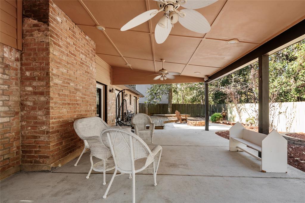 2211 Spruce Lodge Drive, Kingwood, Texas image 35