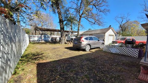 A home in South Houston