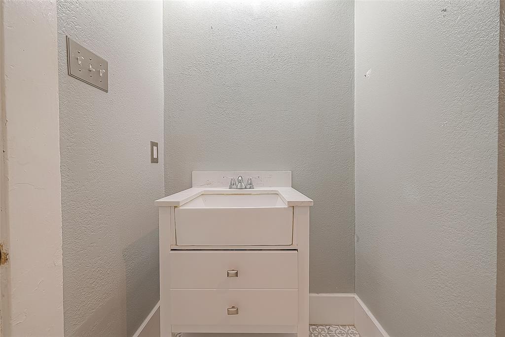 213 Grace Street, Houston, Texas image 24