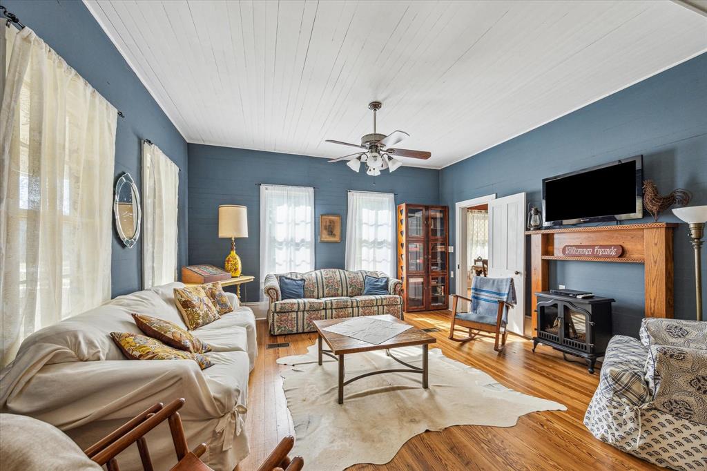 10753 Track Road, Cat Spring, Texas image 10