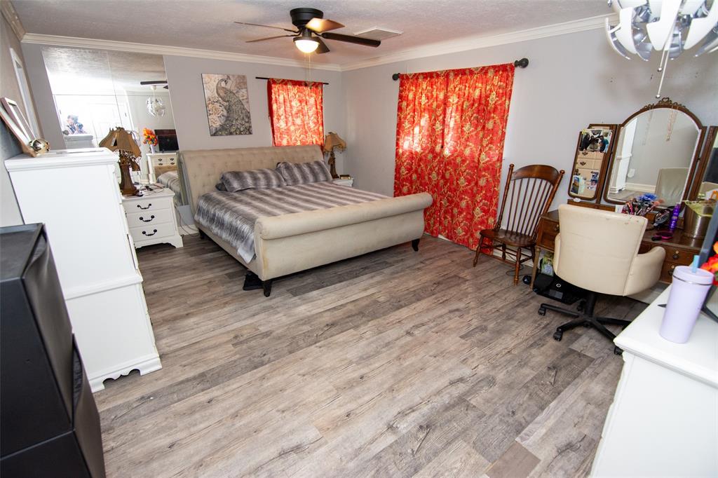 801 Elmwood Drive, Baytown, Texas image 15