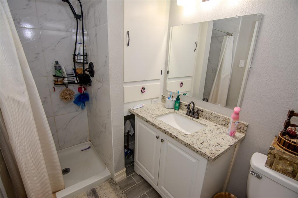 801 Elmwood Drive, Baytown, Texas image 18