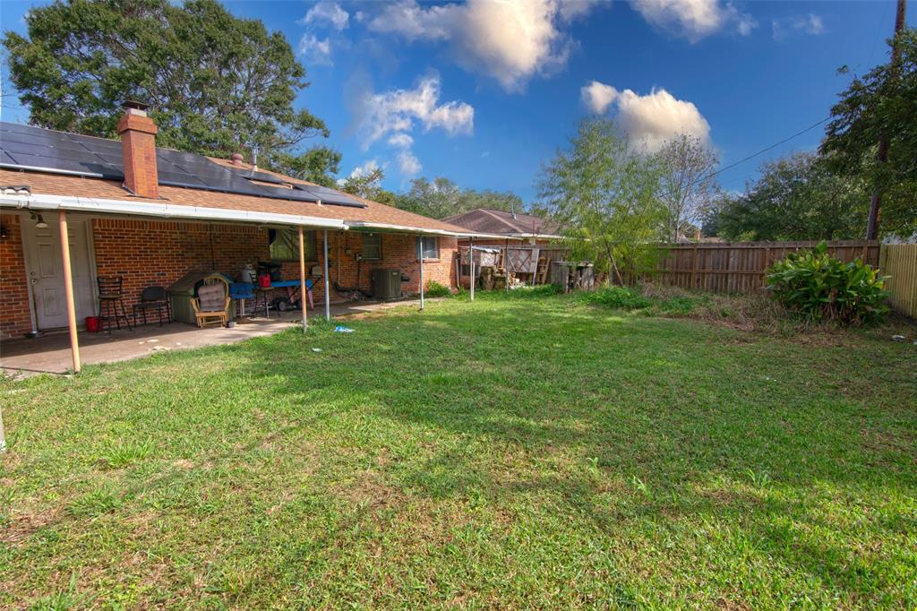 801 Elmwood Drive, Baytown, Texas image 29