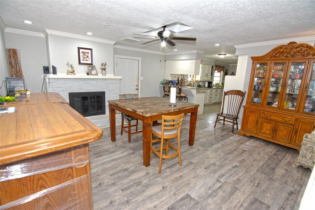 801 Elmwood Drive, Baytown, Texas image 8