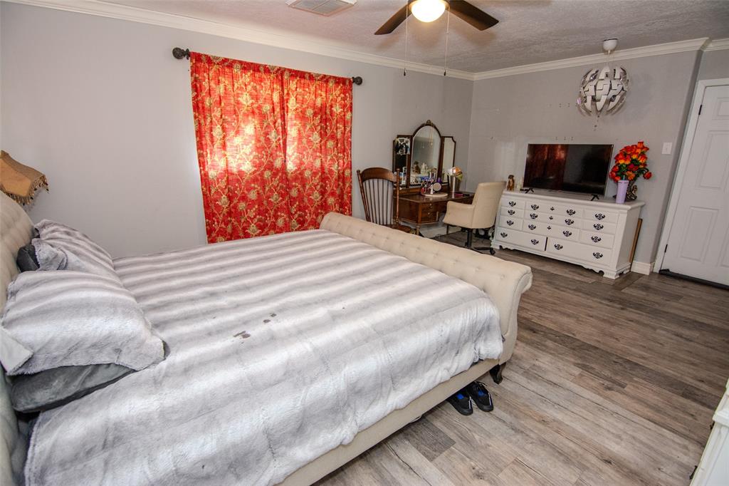 801 Elmwood Drive, Baytown, Texas image 16