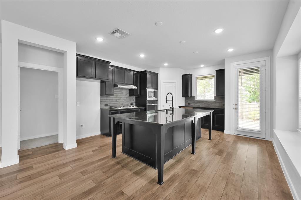 109 Morning Nook Court, Montgomery, Texas image 11