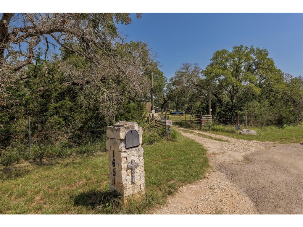 1651 Jdj Drive, New Braunfels, Texas image 2