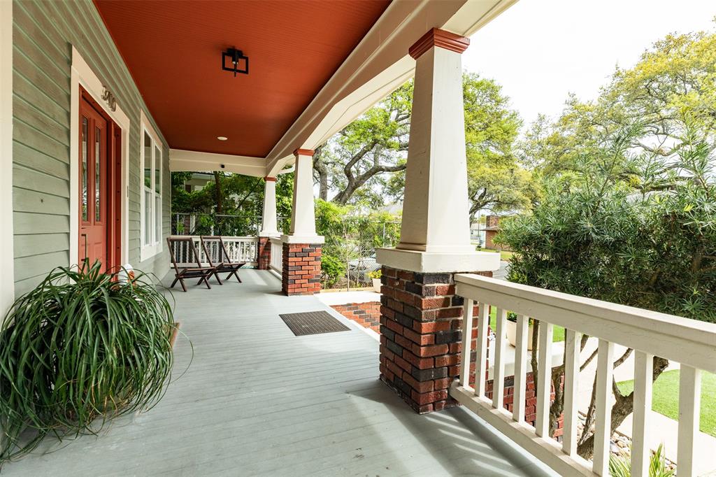 3410 Bernardo De Galvez, Galveston, Texas image 6