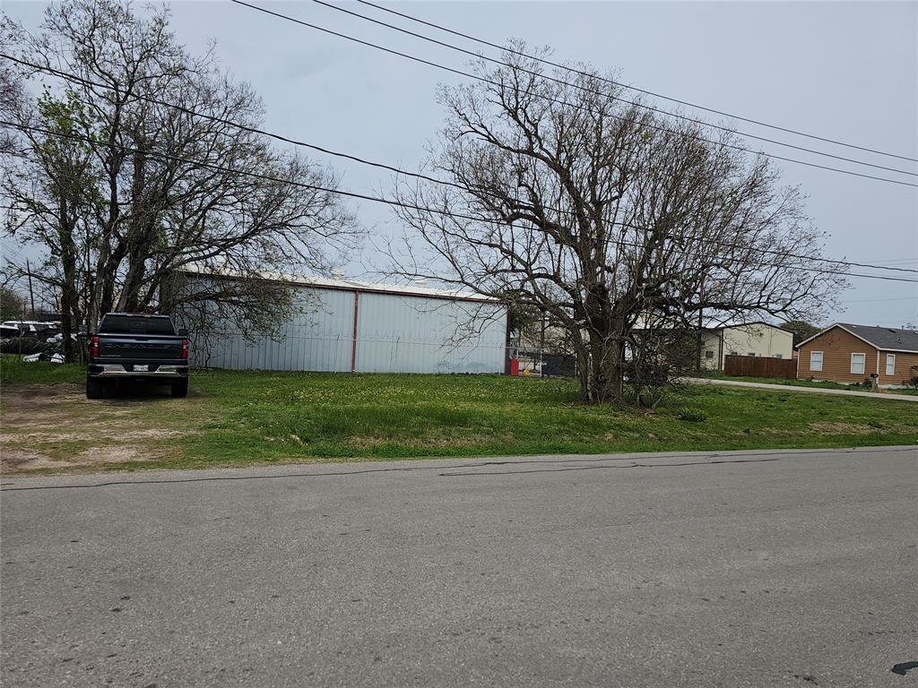 N 8th Avenue, La Porte, Texas image 3