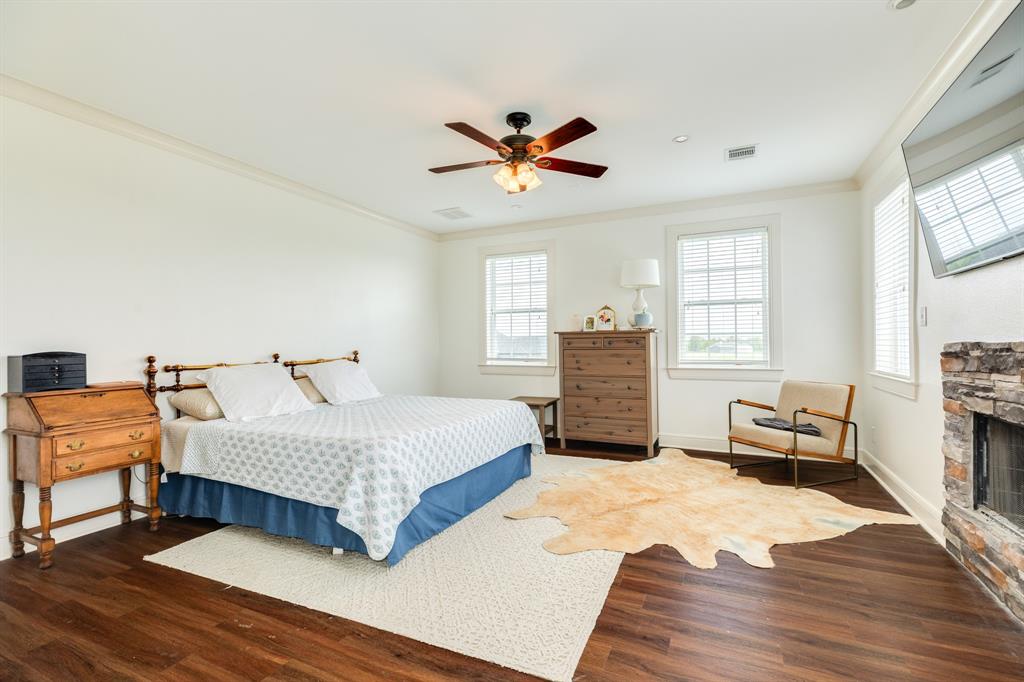 403 Lakeview Drive, Angleton, Texas image 30