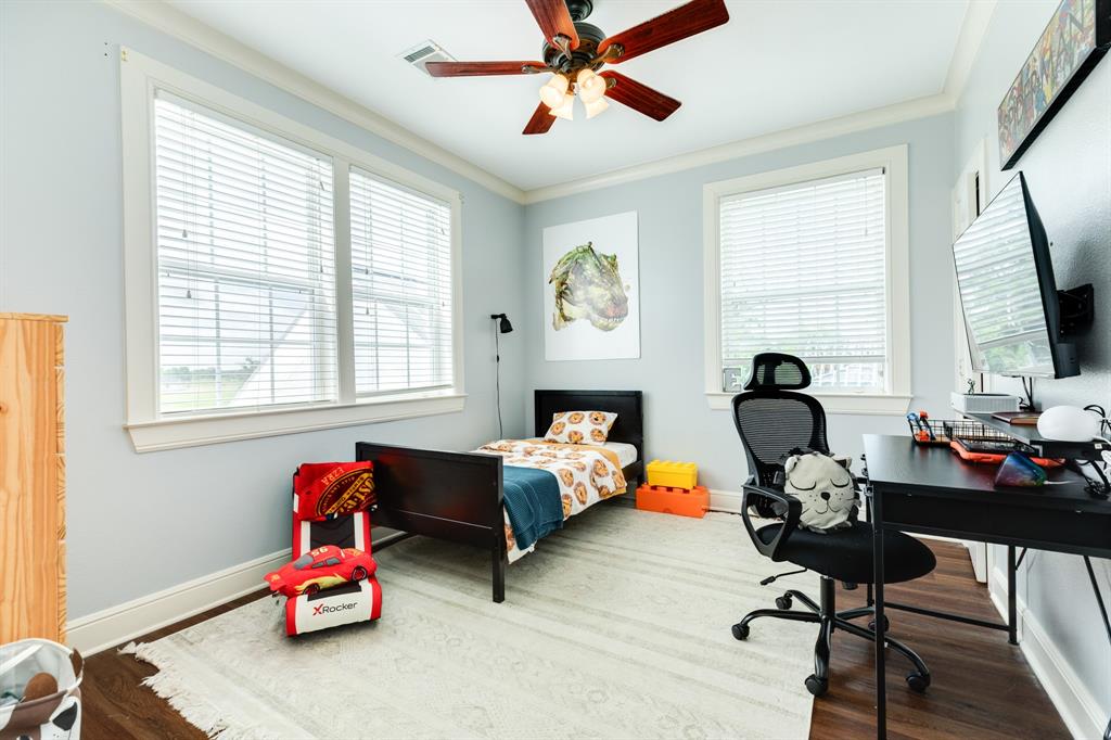 403 Lakeview Drive, Angleton, Texas image 33
