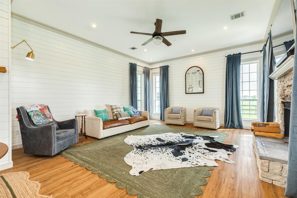 403 Lakeview Drive, Angleton, Texas image 21