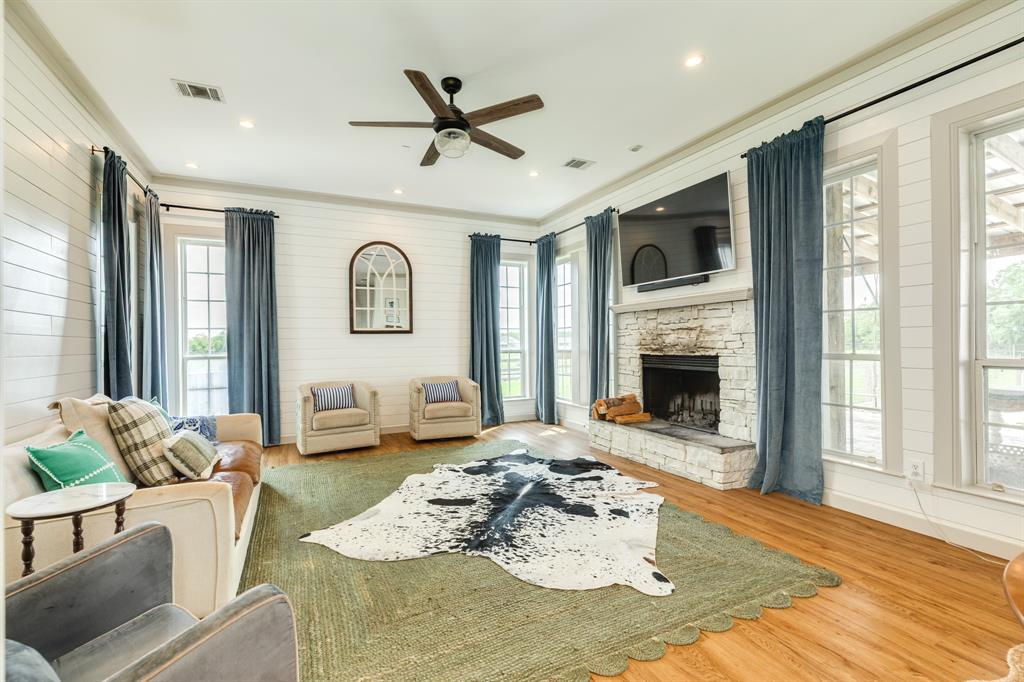 403 Lakeview Drive, Angleton, Texas image 22
