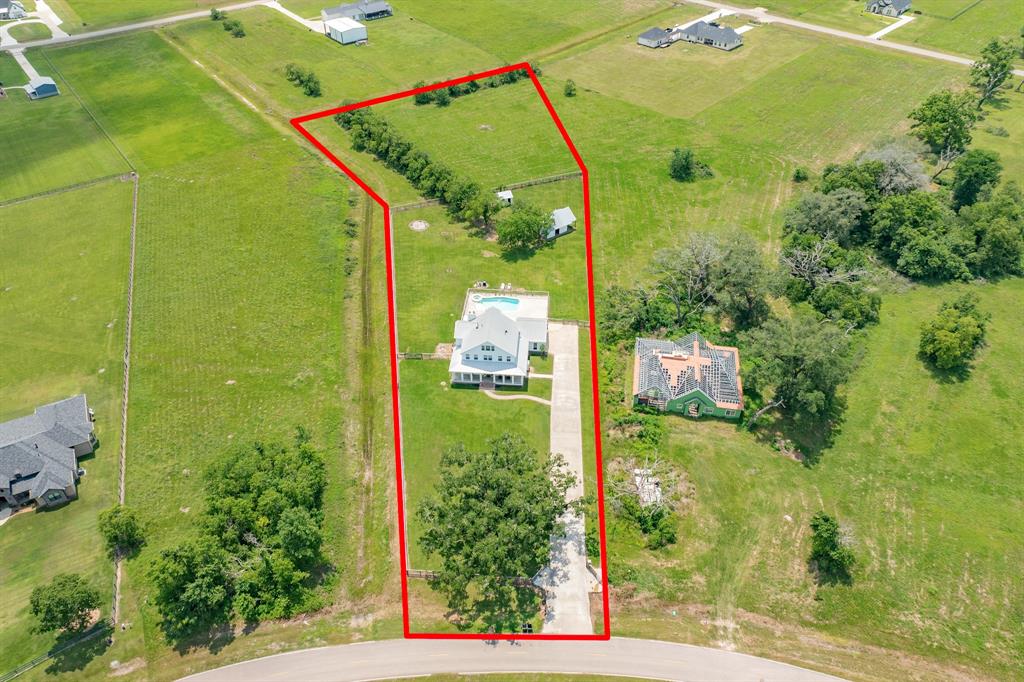 403 Lakeview Drive, Angleton, Texas image 5