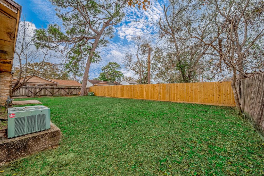 3911 Wintergreen Drive, Humble, Texas image 37